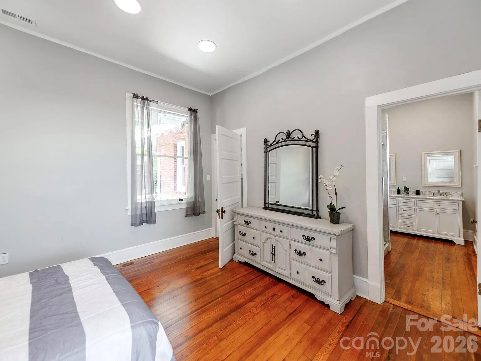 128 West End Street Chester, SC 29706 - Photo 19 of 40 a living room with furniture and a flat screen tv