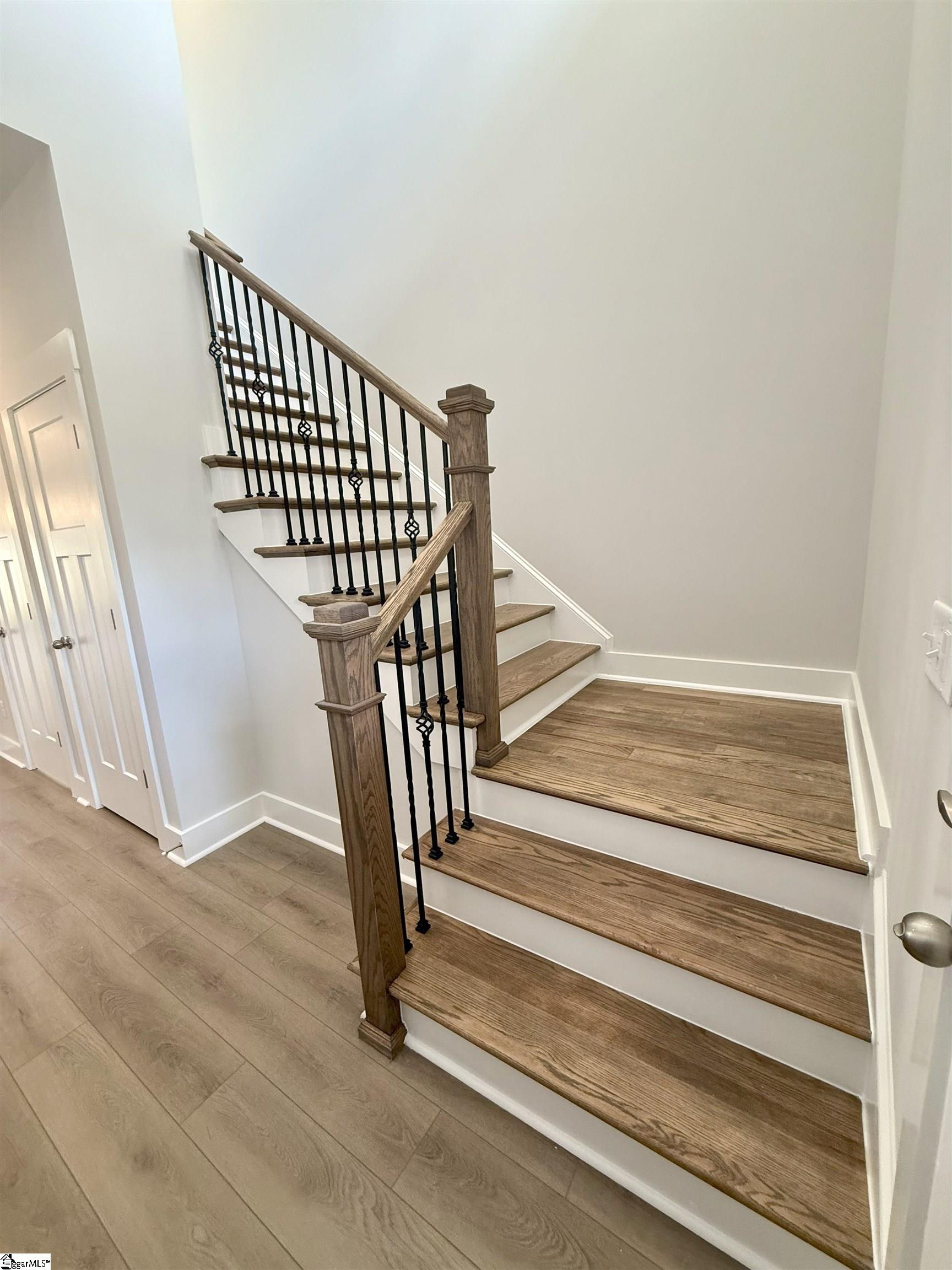 1317 Algeddis Drive Greer, SC 29651 - Photo 3 of 34