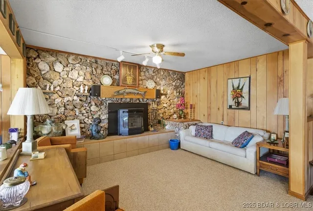 $549,900 | 744 Windwood Shores Drive, Edwards, MO 65326