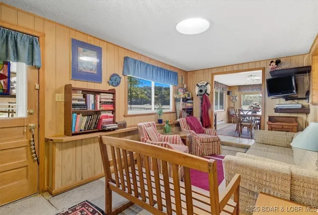 $549,900 | 744 Windwood Shores Drive, Edwards, MO 65326