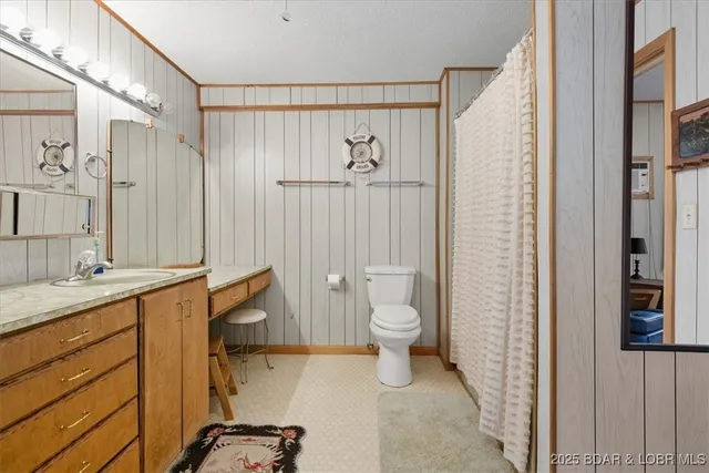 $549,900 | 744 Windwood Shores Drive, Edwards, MO 65326