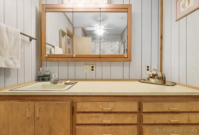 $549,900 | 744 Windwood Shores Drive, Edwards, MO 65326