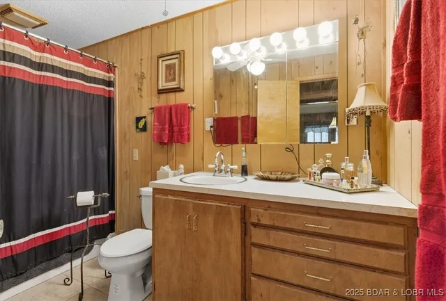 $549,900 | 744 Windwood Shores Drive, Edwards, MO 65326