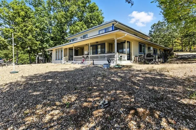 $549,900 | 744 Windwood Shores Drive, Edwards, MO 65326