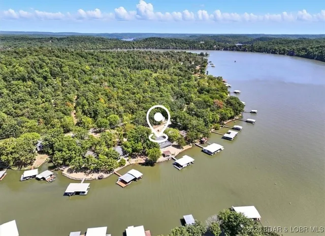 $549,900 | 744 Windwood Shores Drive, Edwards, MO 65326