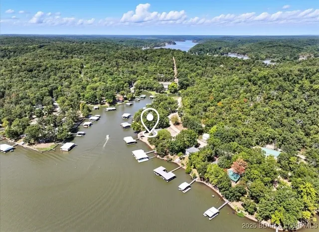 $549,900 | 744 Windwood Shores Drive, Edwards, MO 65326