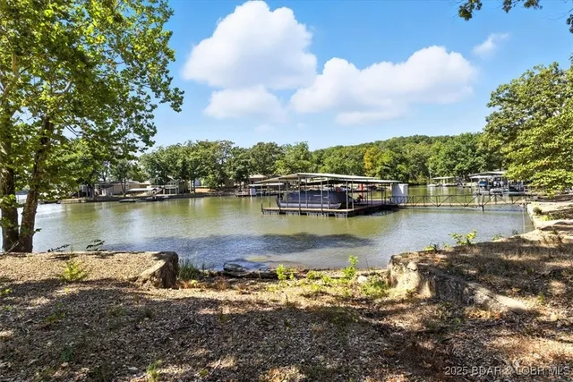 $549,900 | 744 Windwood Shores Drive, Edwards, MO 65326