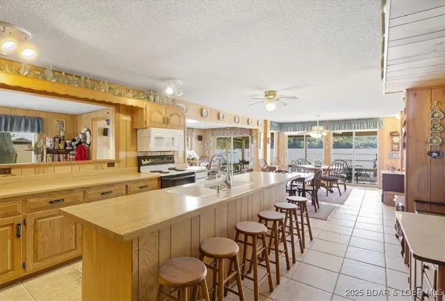 $549,900 | 744 Windwood Shores Drive, Edwards, MO 65326