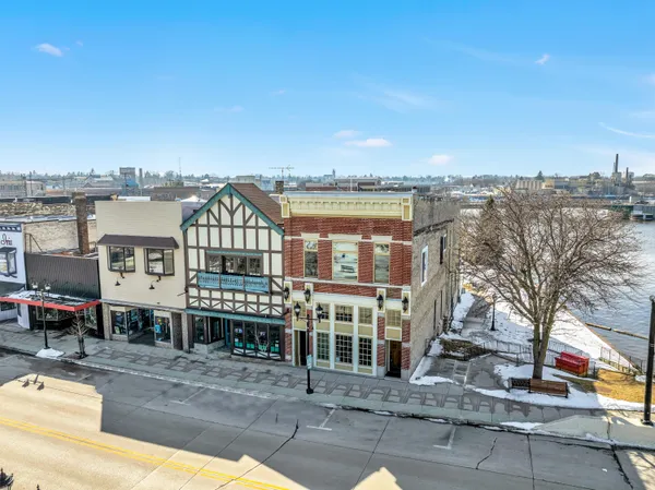 $439,900 | 810 South 8th Street, Manitowoc, WI 54220