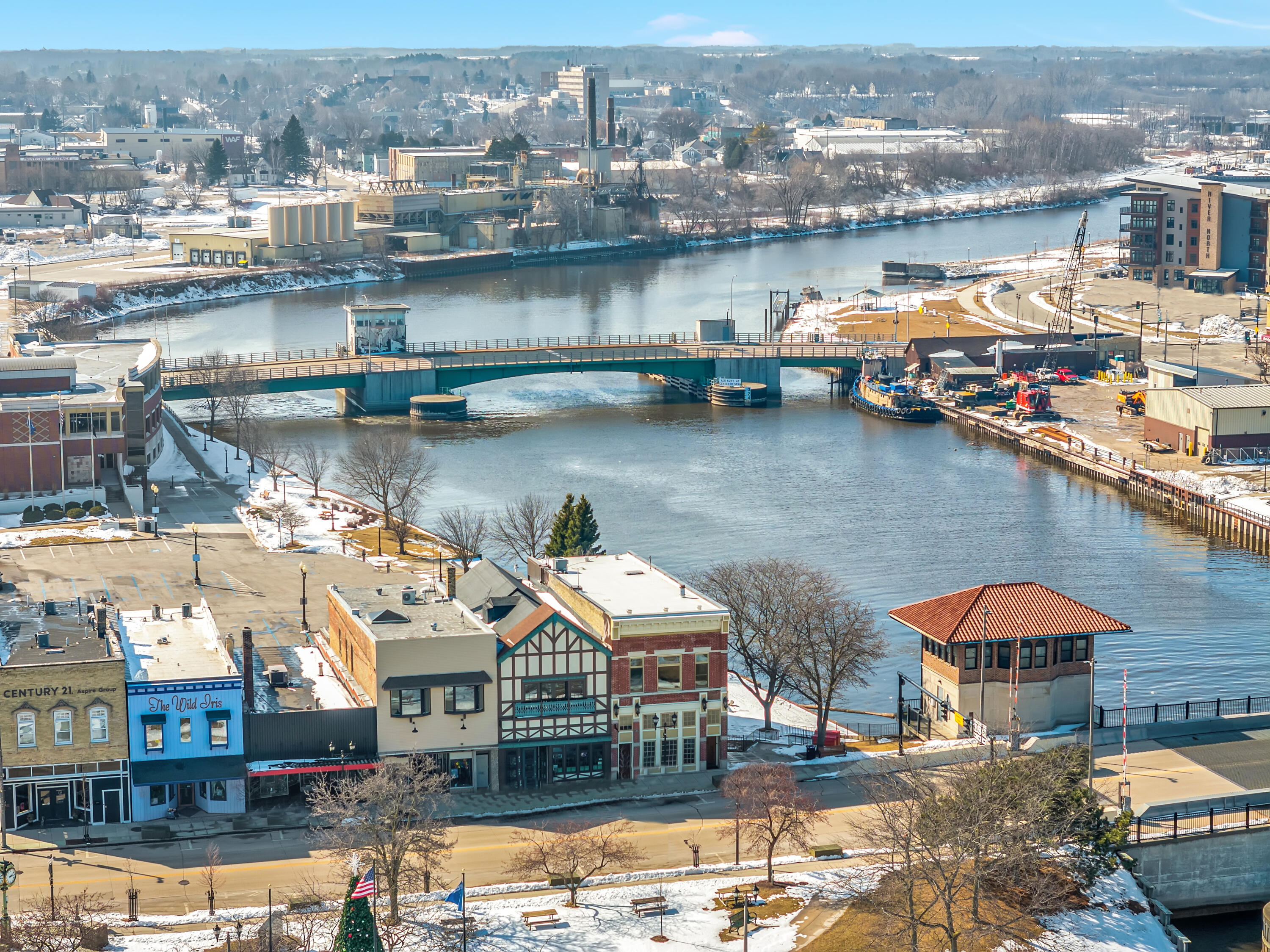 810 South 8th Street Manitowoc, WI 54220 - Photo 2 of 34 Front Aerial 1-1