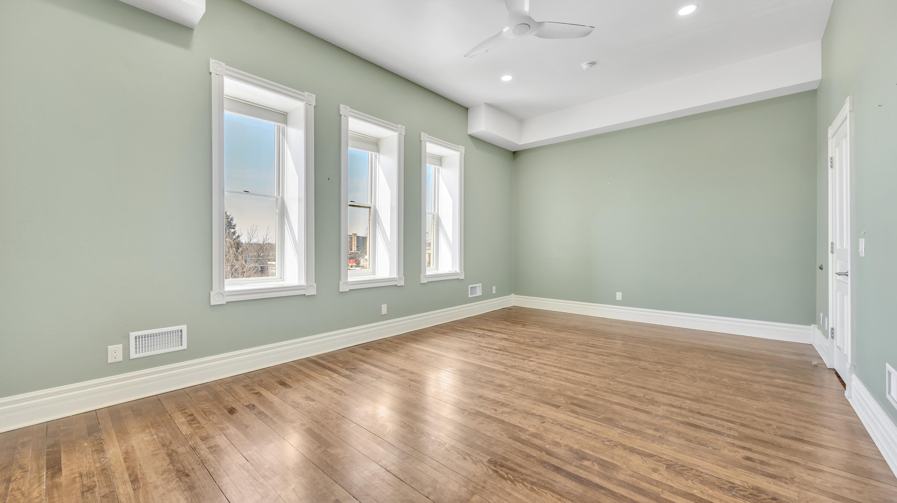810 South 8th Street Manitowoc, WI 54220 - Photo 25 of 34 Primary Bedroom