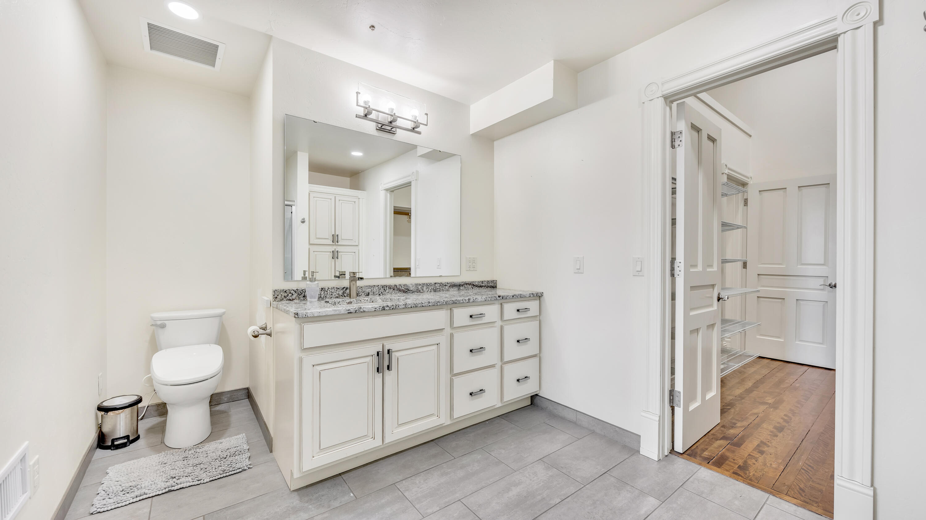 810 South 8th Street Manitowoc, WI 54220 - Photo 27 of 34 Primary Bathroom 1