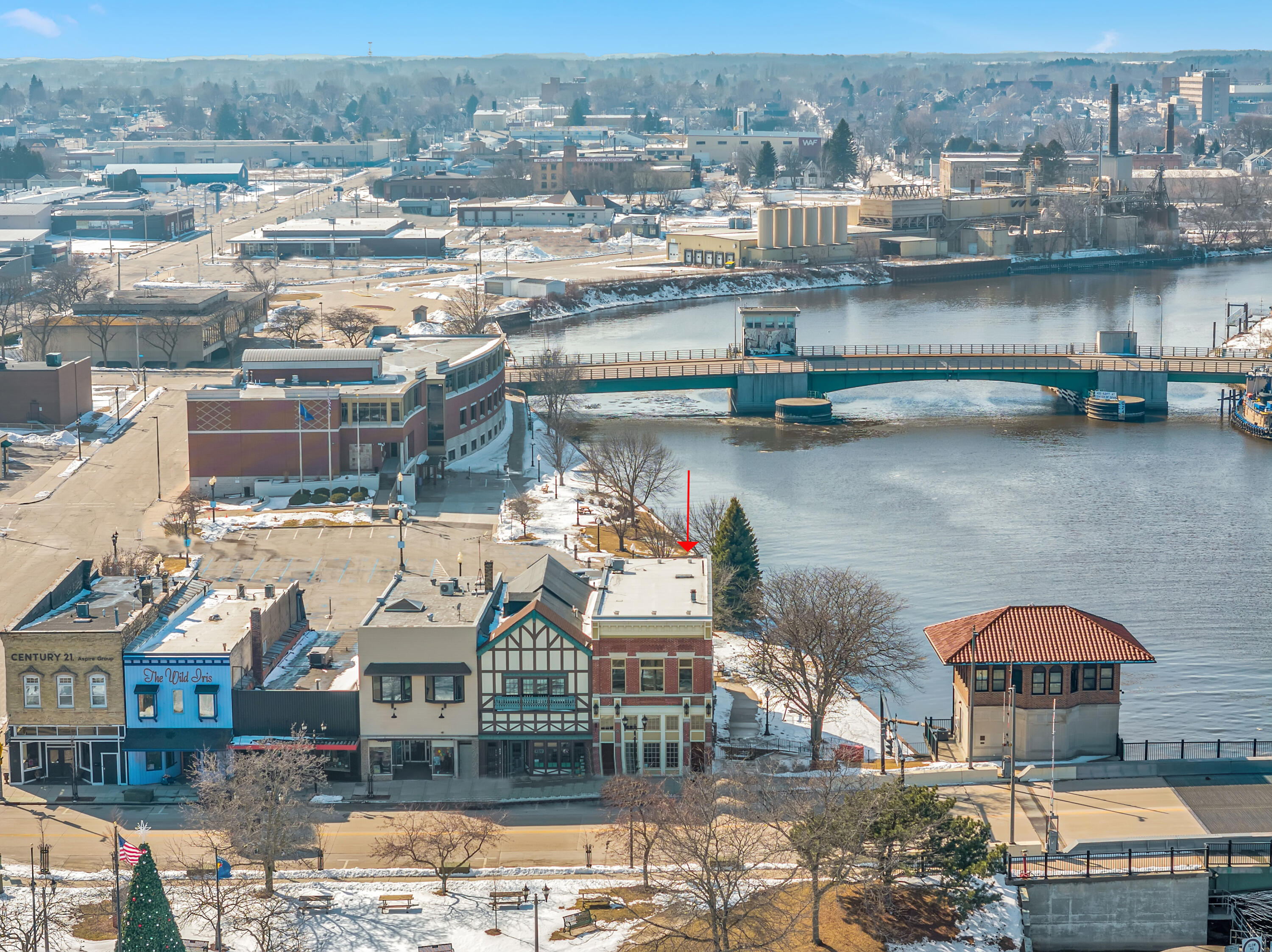 810 South 8th Street Manitowoc, WI 54220 - Photo 3 of 34 Front Aerial 1