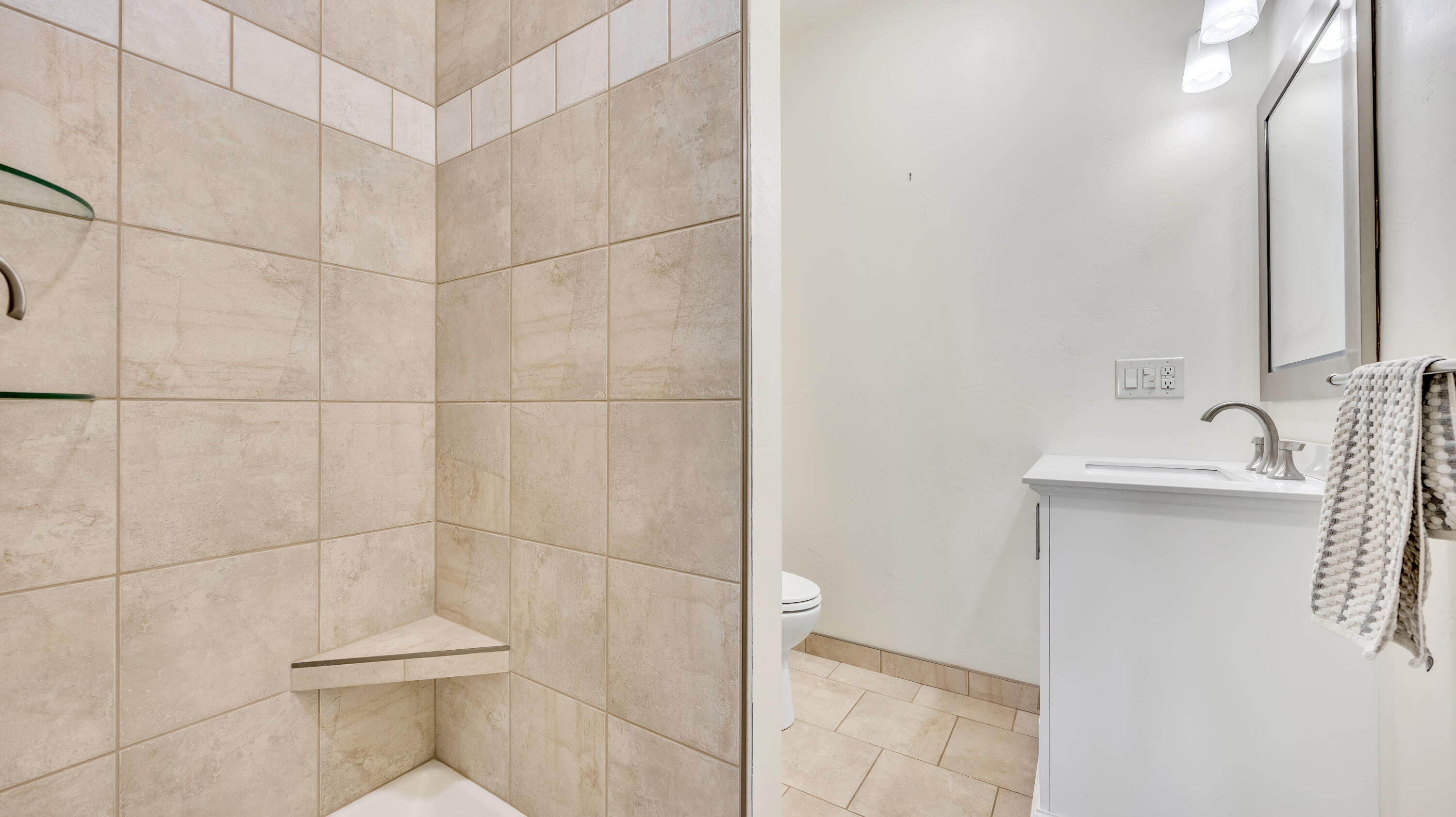 810 South 8th Street Manitowoc, WI 54220 - Photo 32 of 34 Bathroom Main