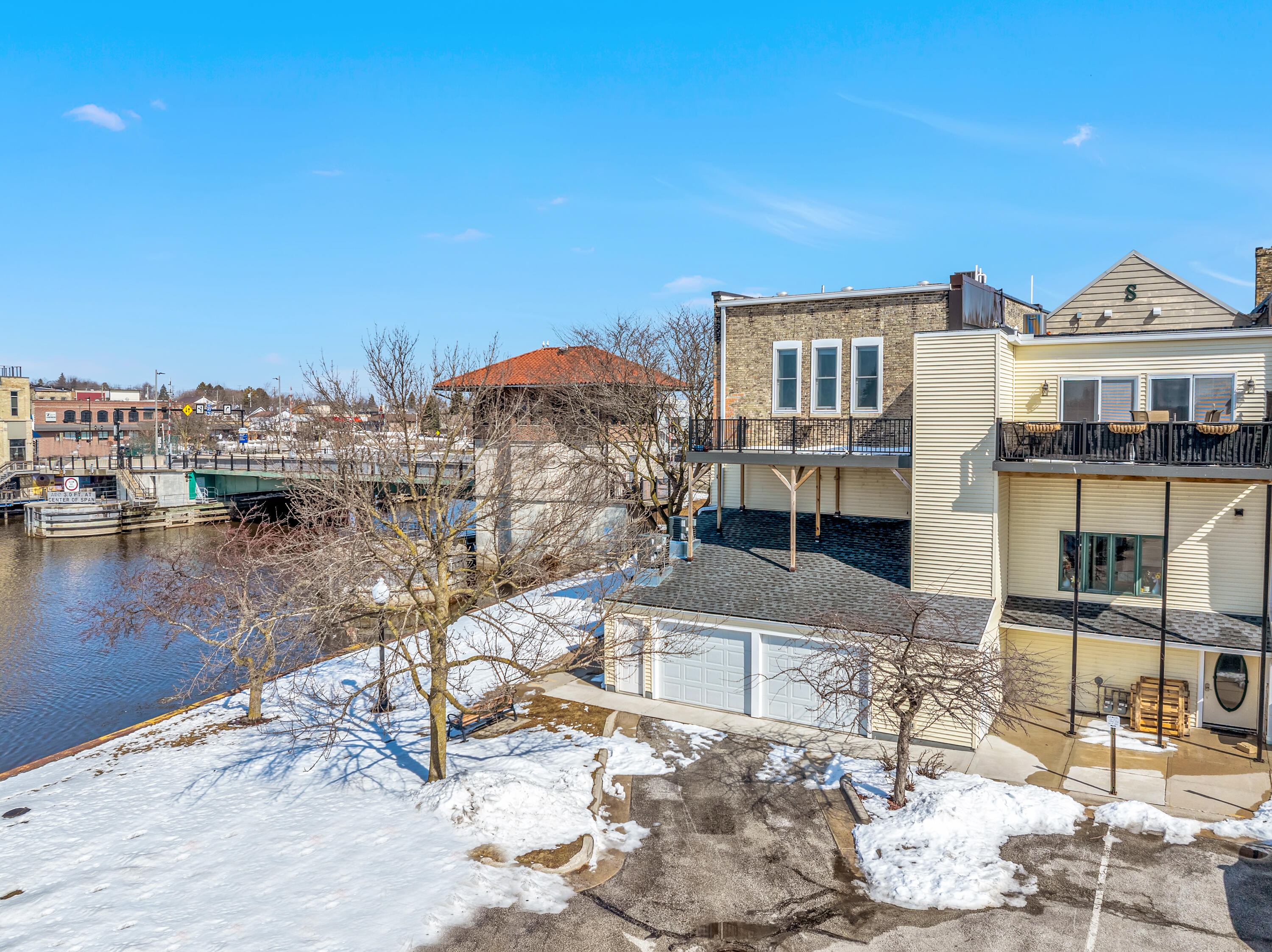 810 South 8th Street Manitowoc, WI 54220 - Photo 6 of 34 Back Aerial 1