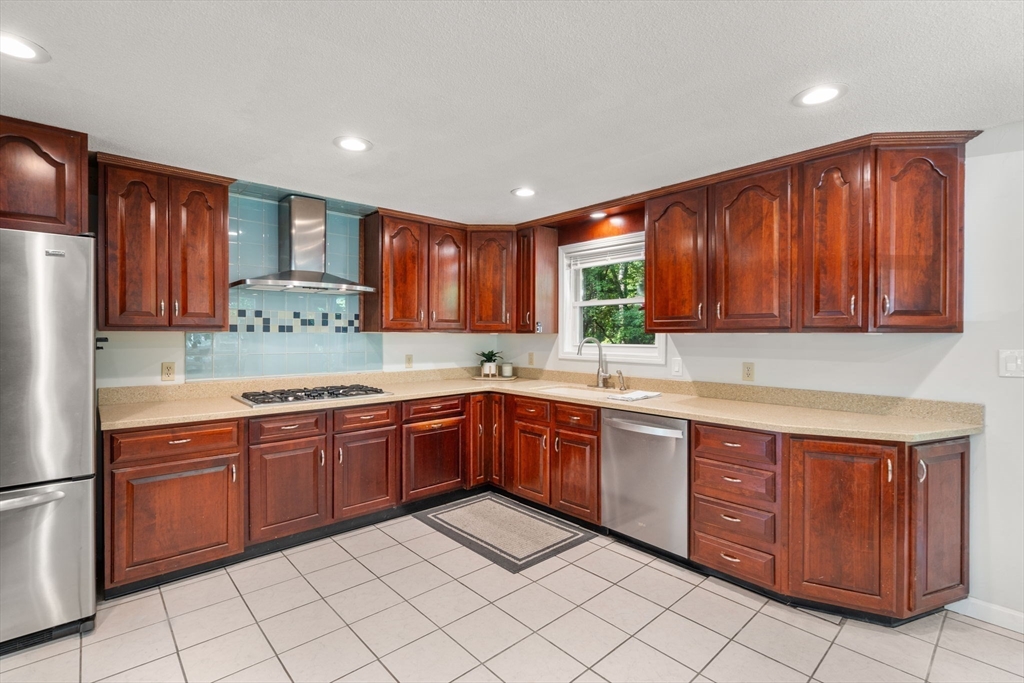 75 Westview Street Lexington, MA 02421 - Photo 8 of 42