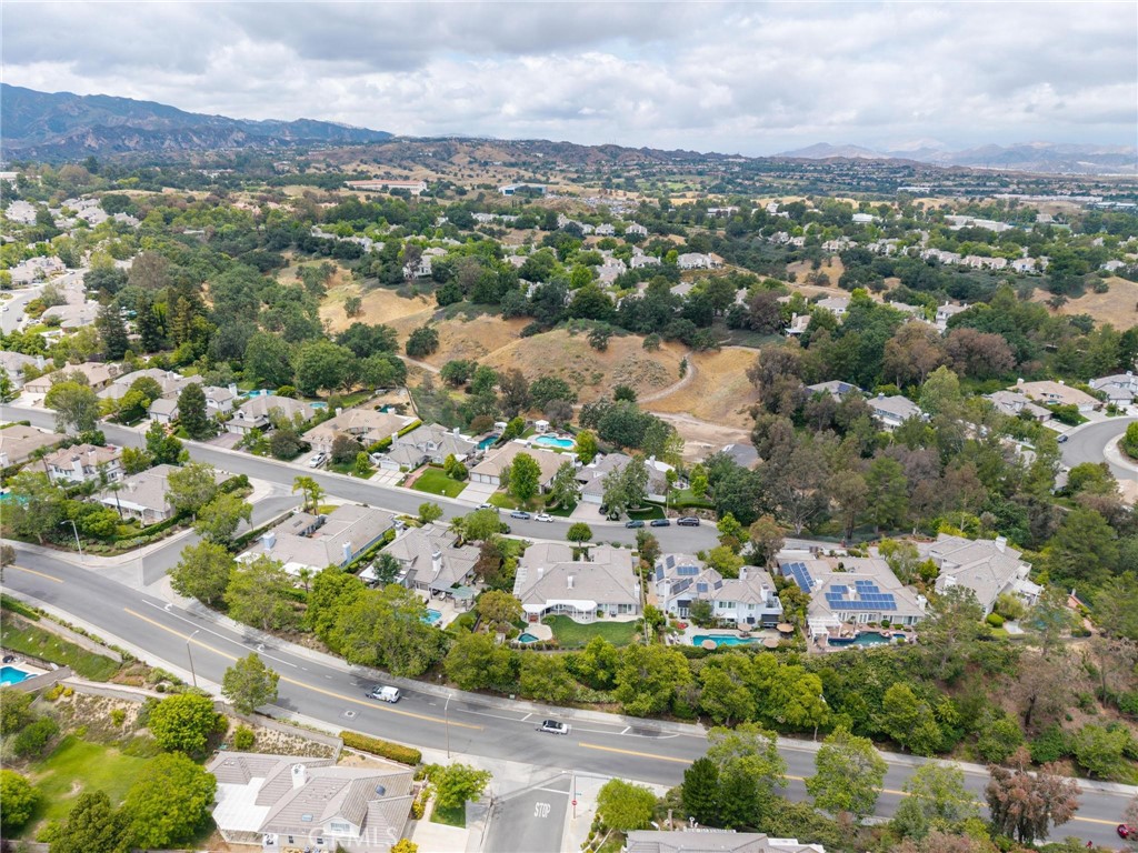 26072 Charing Cross Road Valencia, CA 91355 - Photo 51 of 105