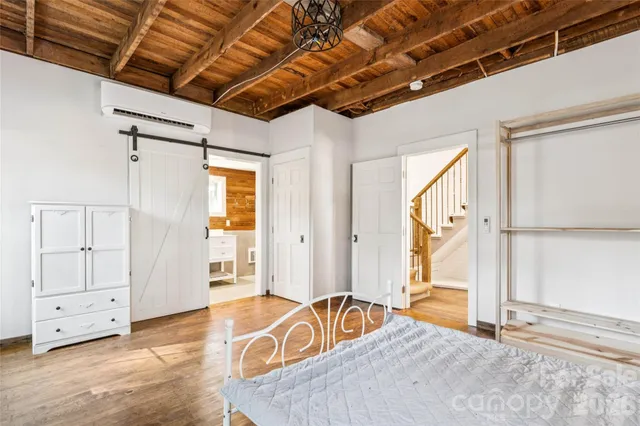 a view of a livingroom with closet
