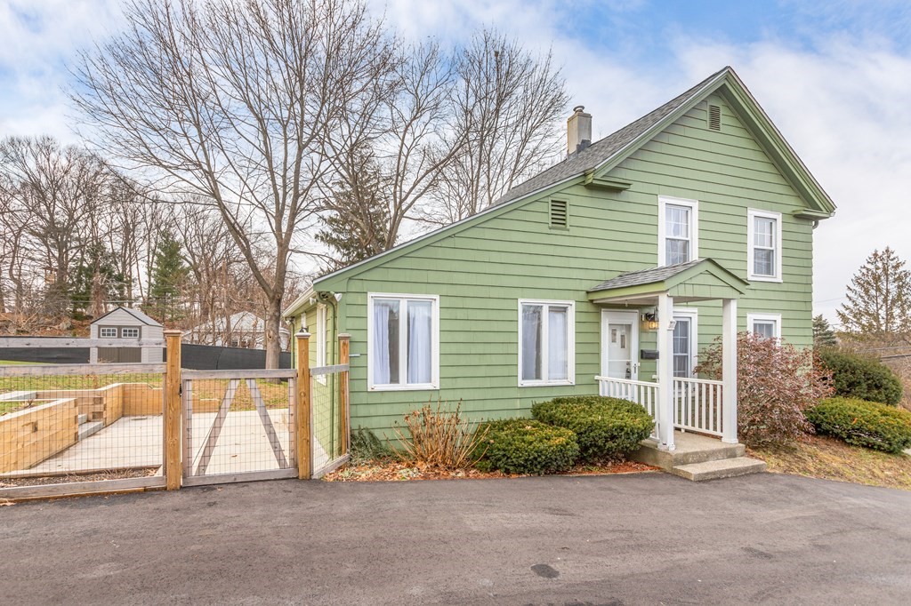 193 St Mary Street Needham, MA 02494 - Photo 2 of 24