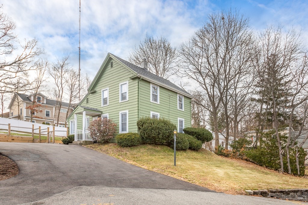 193 St Mary Street Needham, MA 02494 - Photo 3 of 24