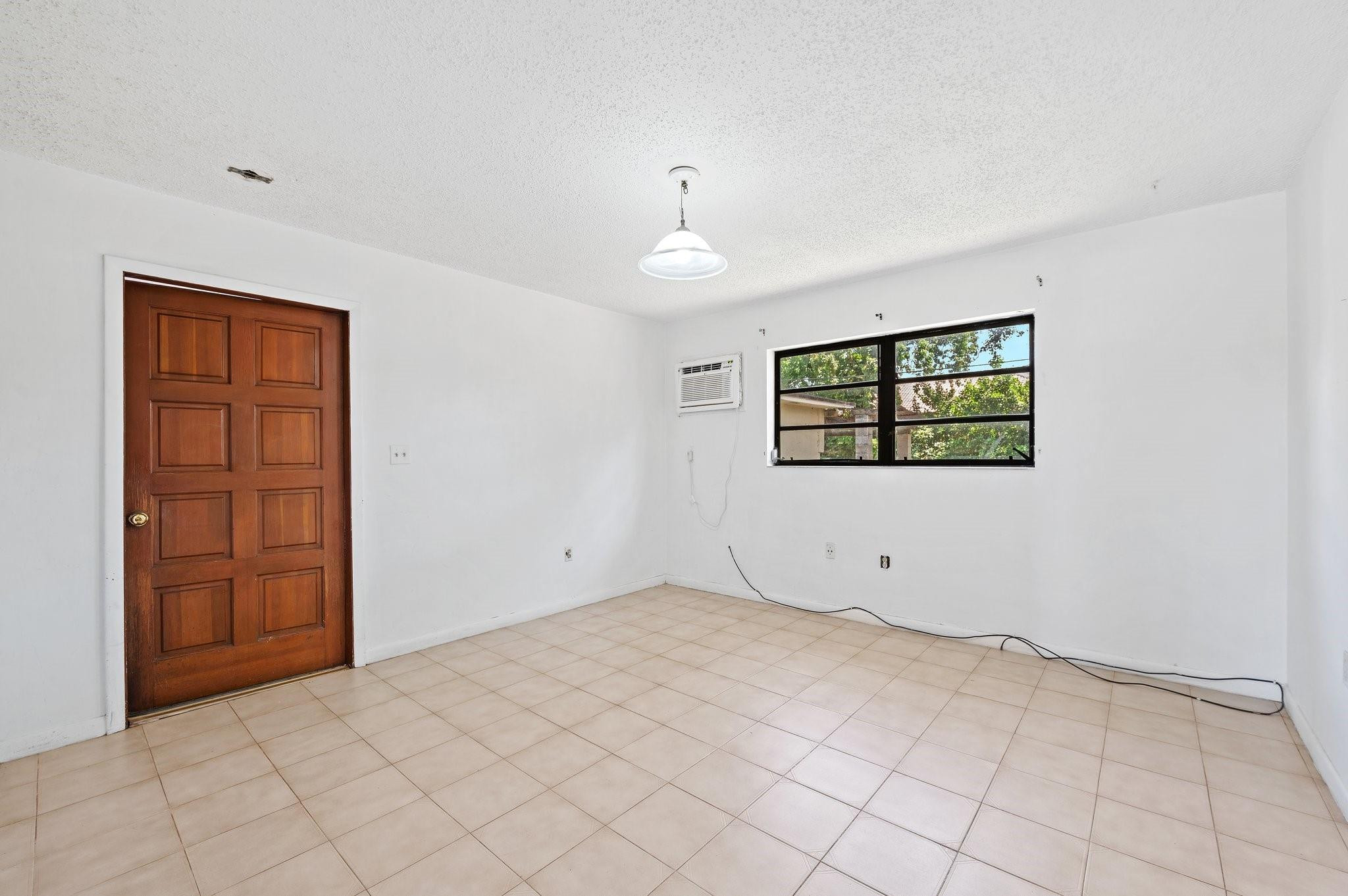 17640 Southwest 52nd Court Southwest Ranches, FL 33331 - Photo 67 of 90 SEPARATE 1/1 TEENAGER/GUEST/RENTAL SUITE