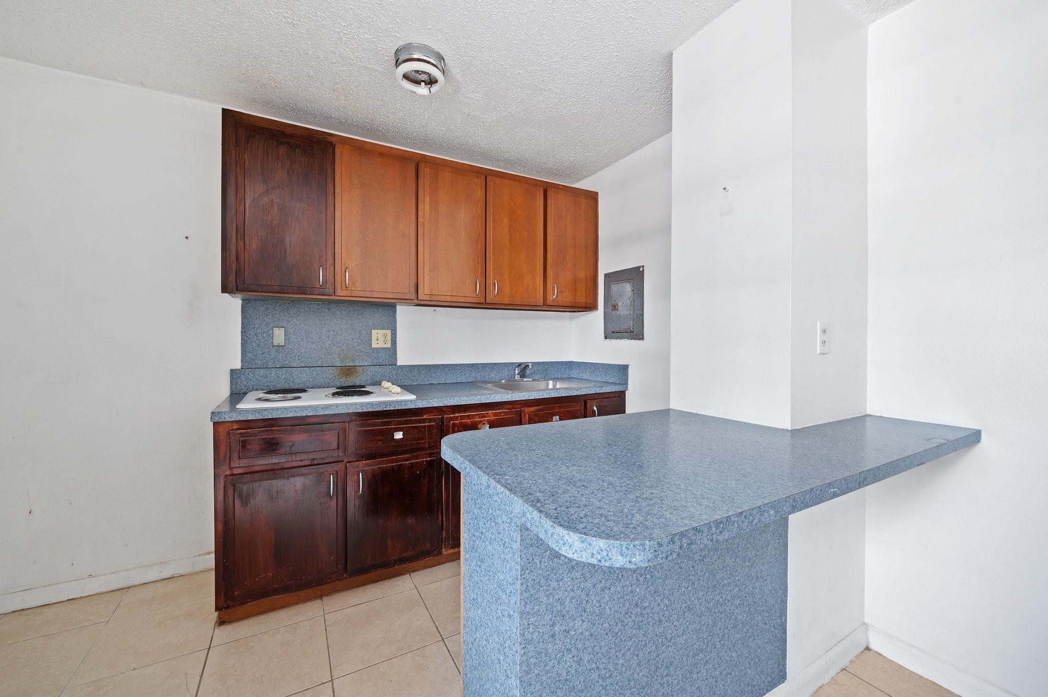 17640 Southwest 52nd Court Southwest Ranches, FL 33331 - Photo 73 of 90 2 SEAT SNACK BAR