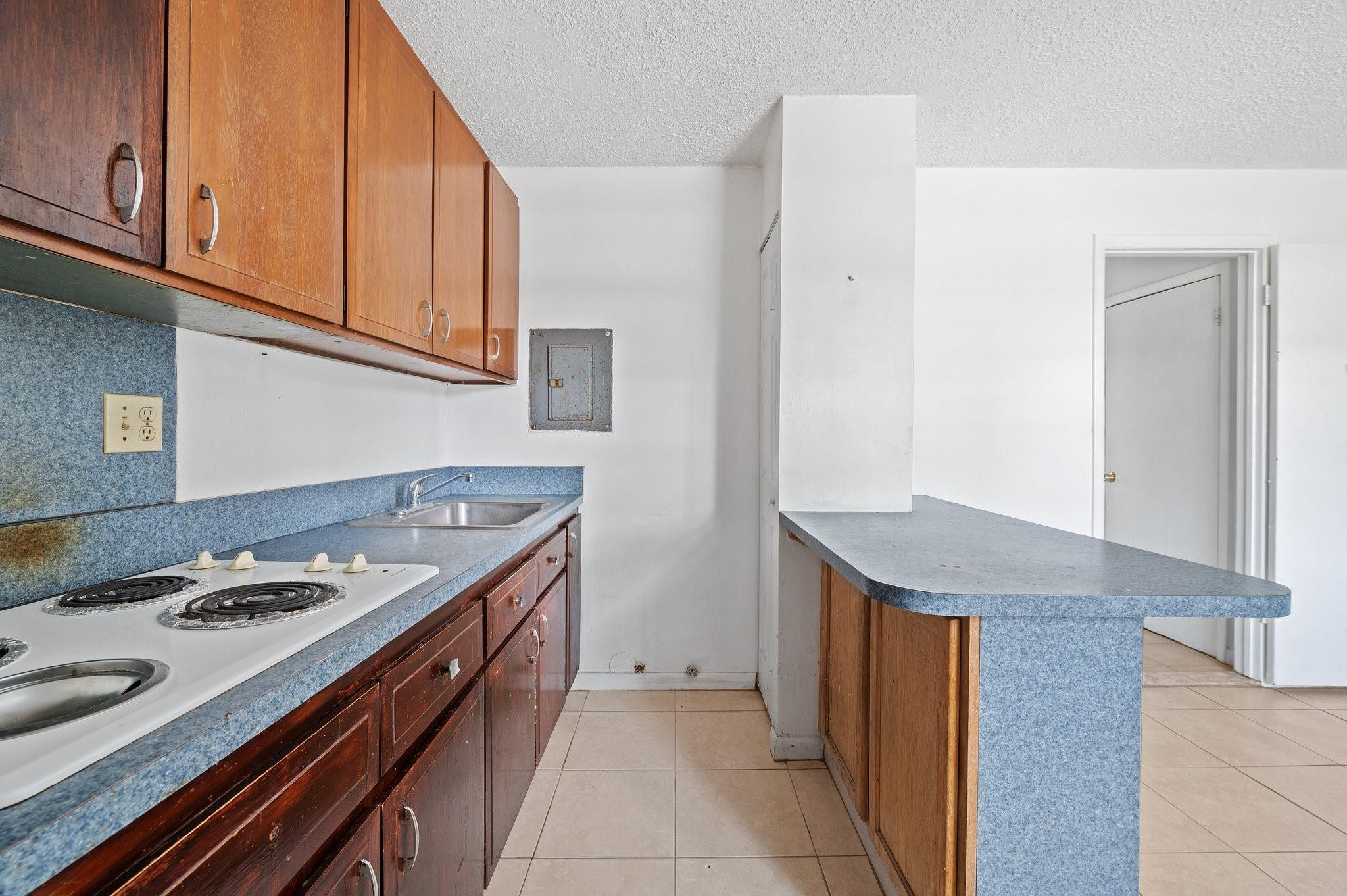 17640 Southwest 52nd Court Southwest Ranches, FL 33331 - Photo 74 of 90 FULL KITCHEN WITH PANTRY