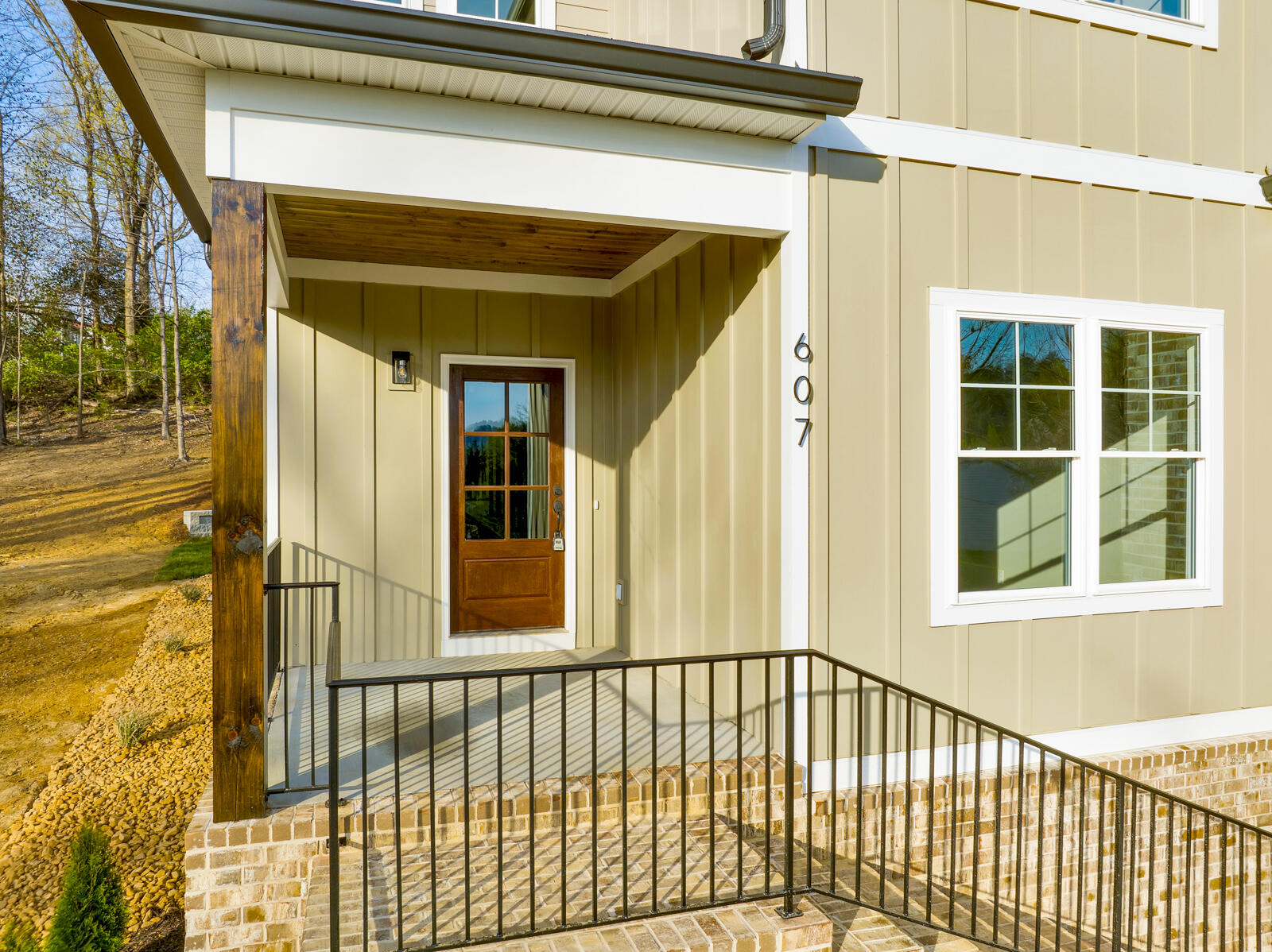 607 West View Road Chattanooga, TN 37415 - Photo 3 of 28 607-West-View-MLS-Photos-3