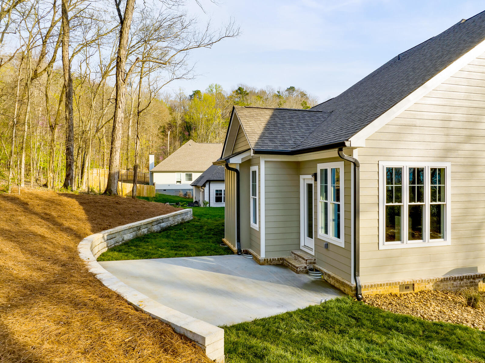 607 West View Road Chattanooga, TN 37415 - Photo 4 of 28 607-West-View-MLS-Photos-4