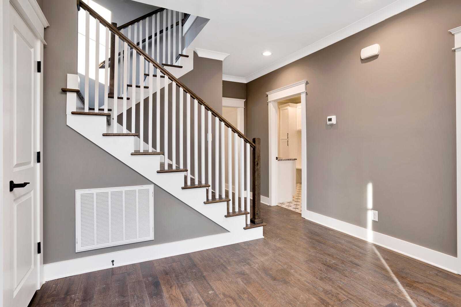 607 West View Road Chattanooga, TN 37415 - Photo 7 of 28 607-West-View-MLS-Photos-7