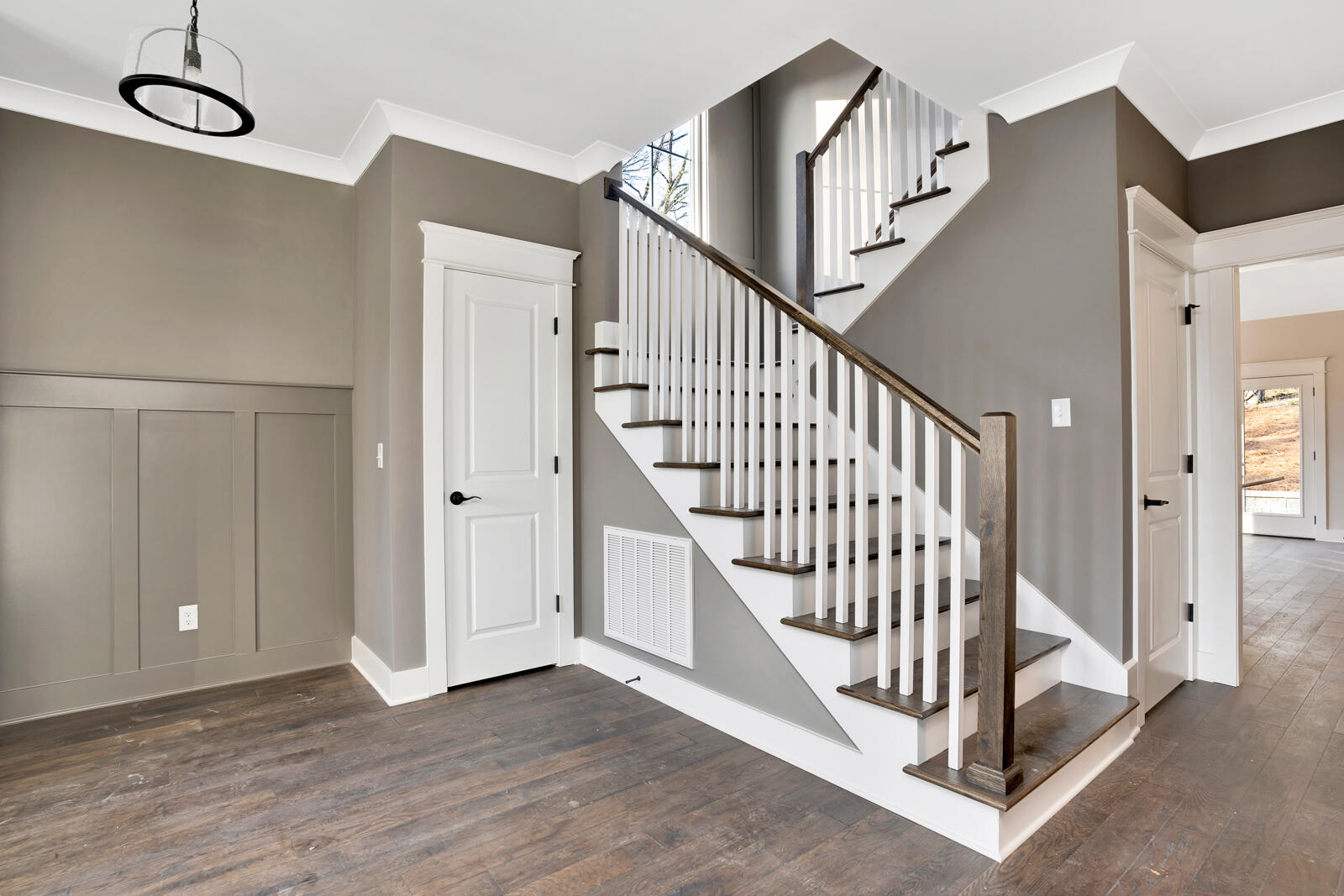 607 West View Road Chattanooga, TN 37415 - Photo 9 of 28 607-West-View-MLS-Photos-9