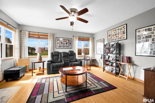 $265,000 | 901 Easy Street, Roanoke, IL 61561