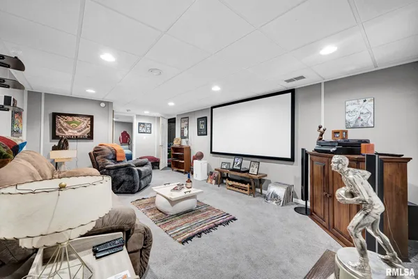 $265,000 | 901 Easy Street, Roanoke, IL 61561