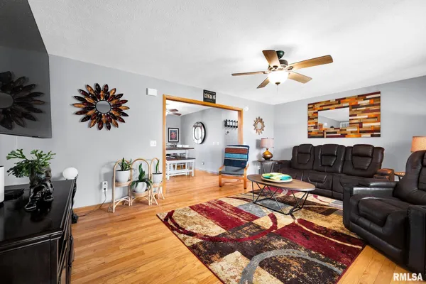 $265,000 | 901 Easy Street, Roanoke, IL 61561
