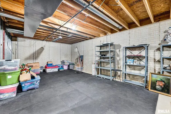 $265,000 | 901 Easy Street, Roanoke, IL 61561