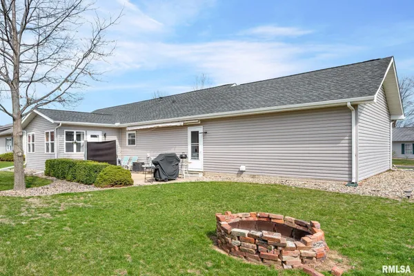 $265,000 | 901 Easy Street, Roanoke, IL 61561