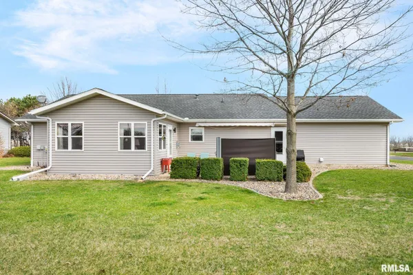 $265,000 | 901 Easy Street, Roanoke, IL 61561