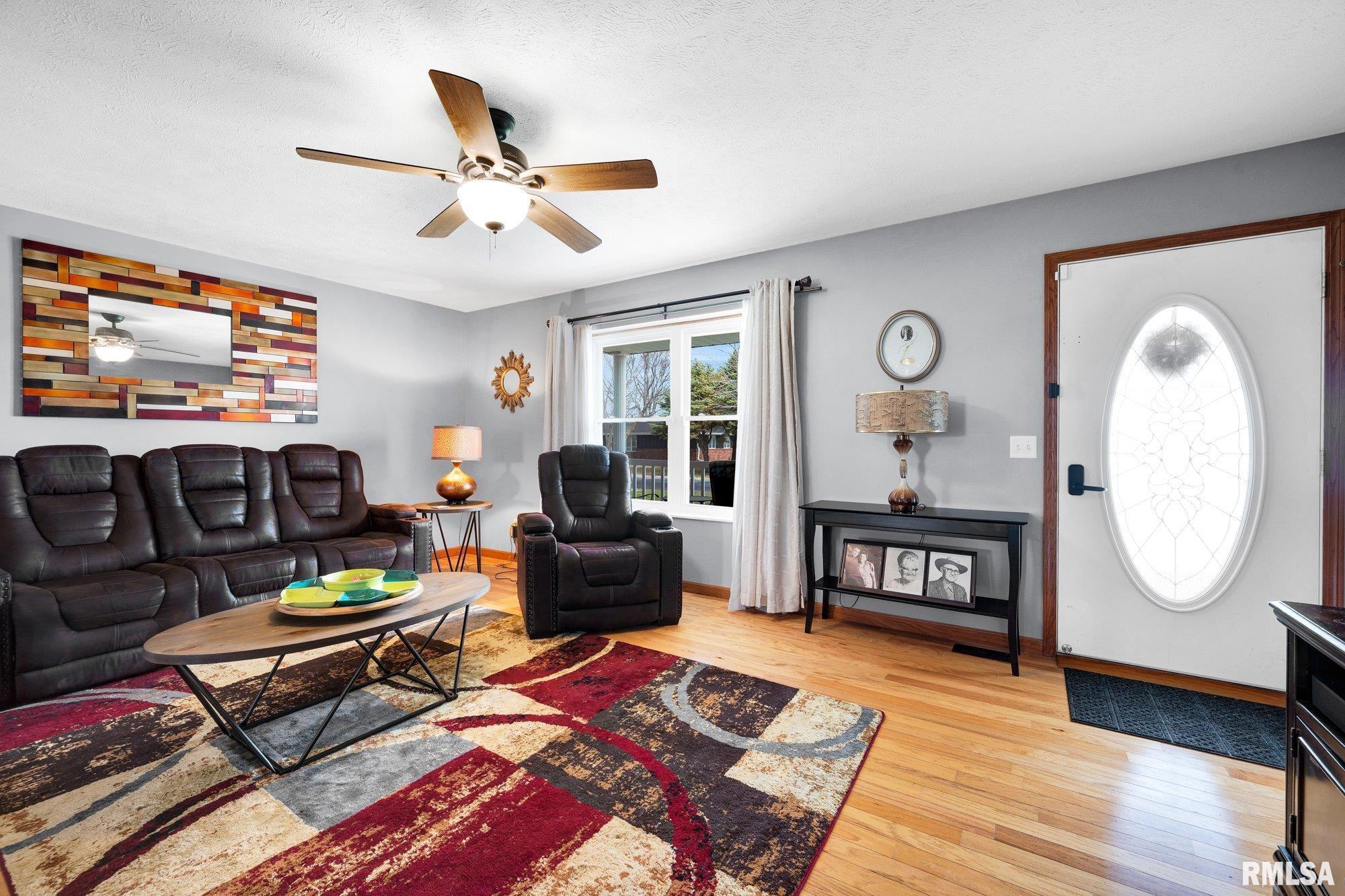 901 Easy Street Roanoke, IL 61561 - Photo 3 of 44