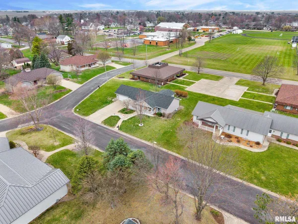 $265,000 | 901 Easy Street, Roanoke, IL 61561