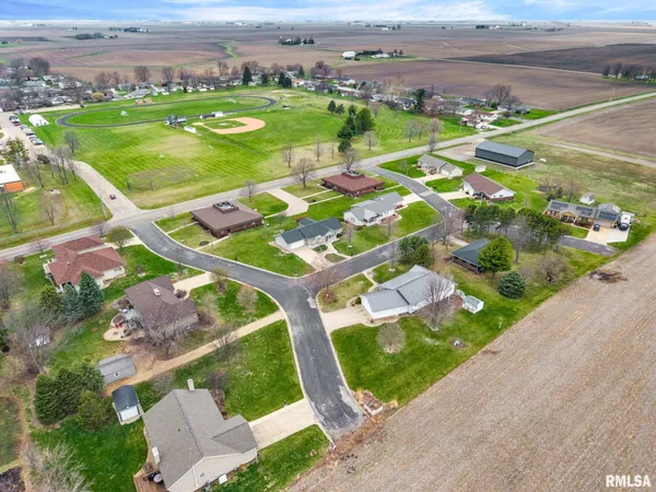 $265,000 | 901 Easy Street, Roanoke, IL 61561