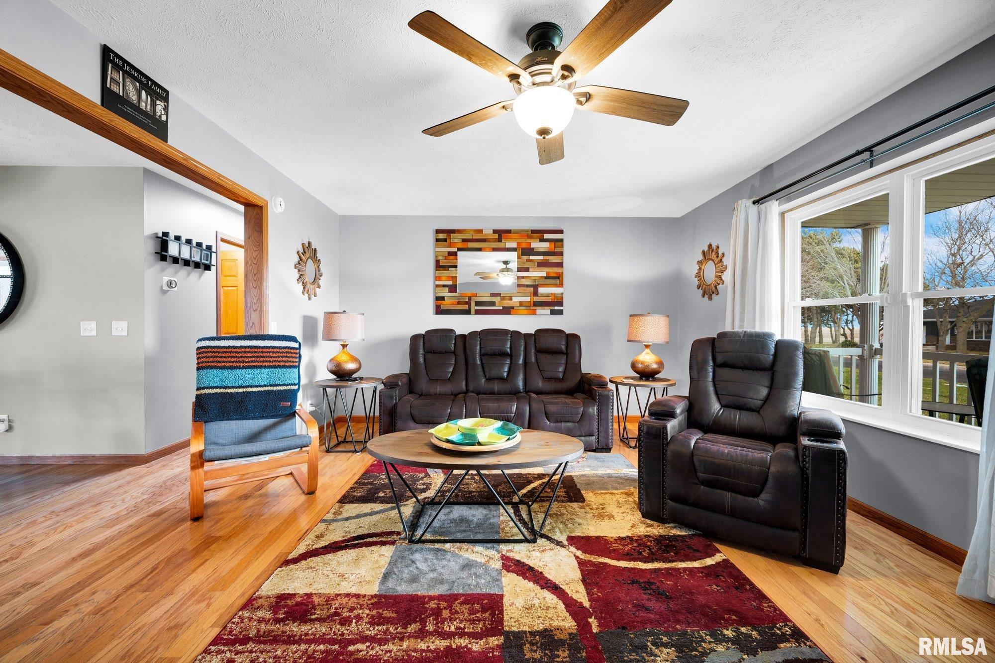 901 Easy Street Roanoke, IL 61561 - Photo 4 of 44