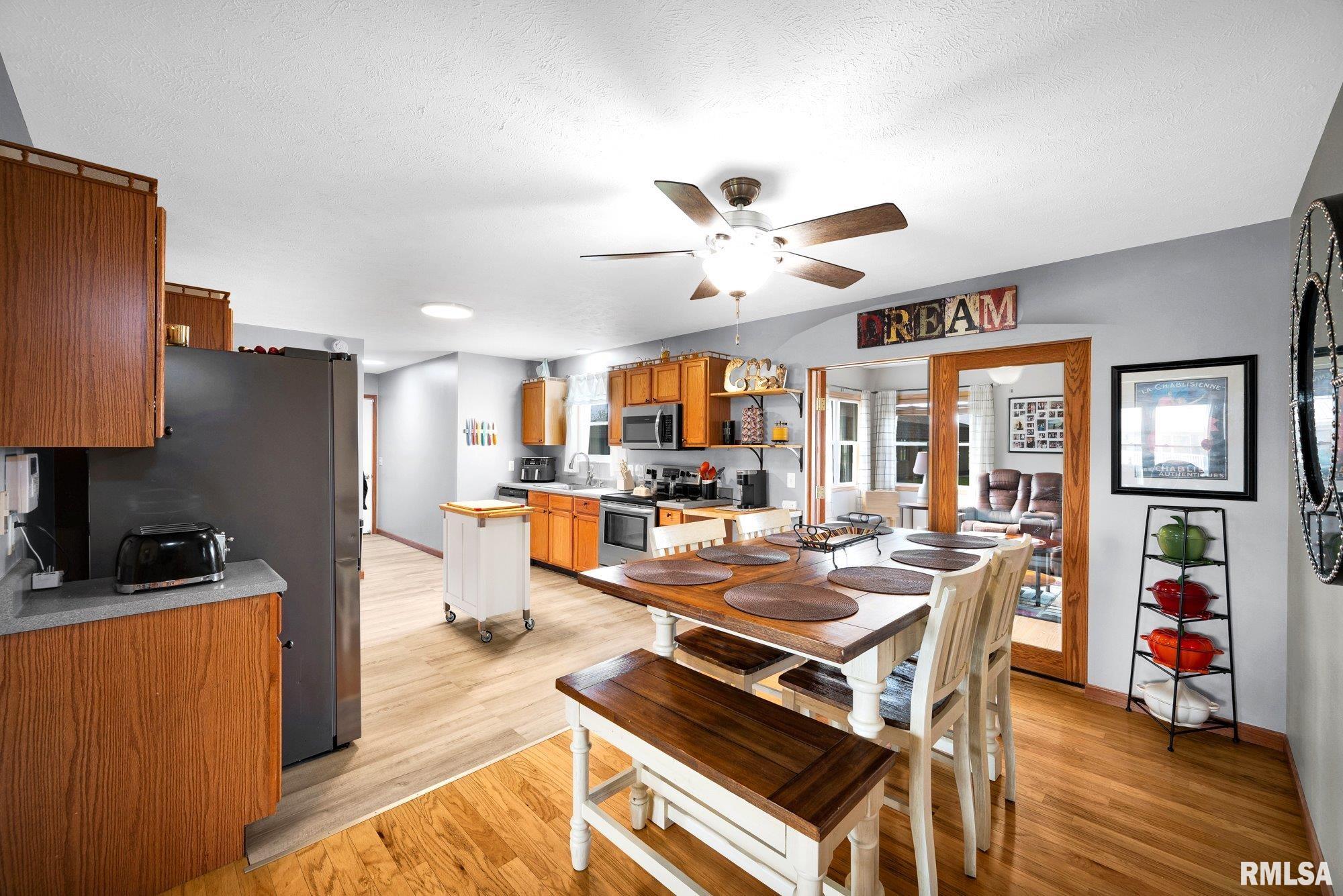 901 Easy Street Roanoke, IL 61561 - Photo 7 of 44