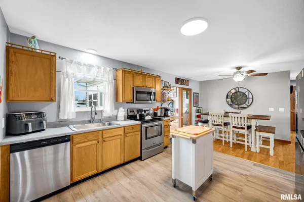 $265,000 | 901 Easy Street, Roanoke, IL 61561