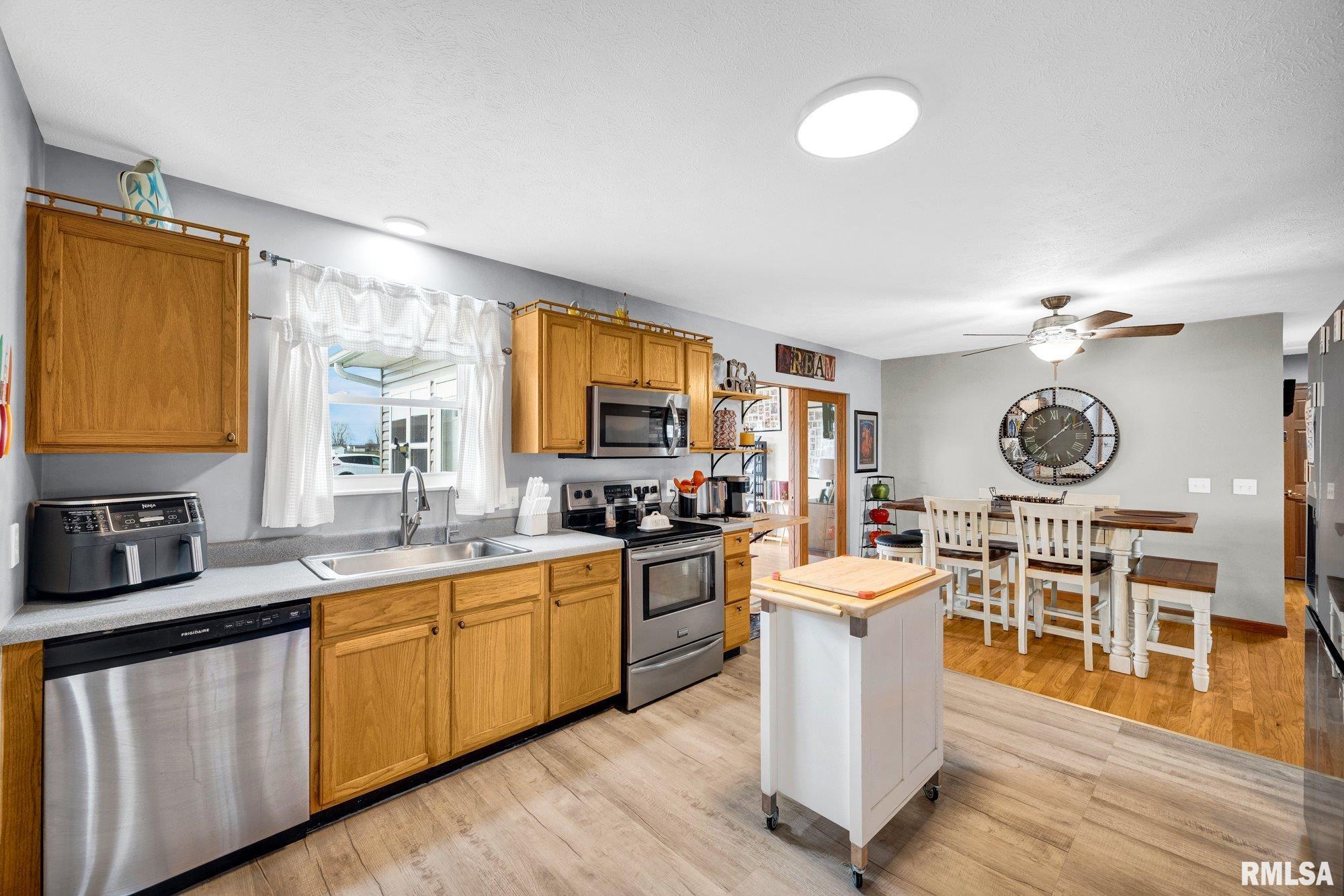 901 Easy Street Roanoke, IL 61561 - Photo 9 of 44