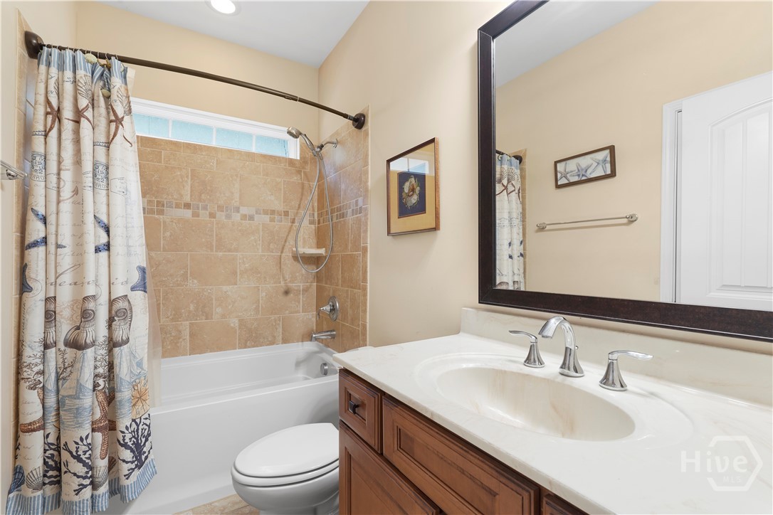 22 Dockside Drive Savannah, GA 31410 - Photo 16 of 35 Bathroom on main