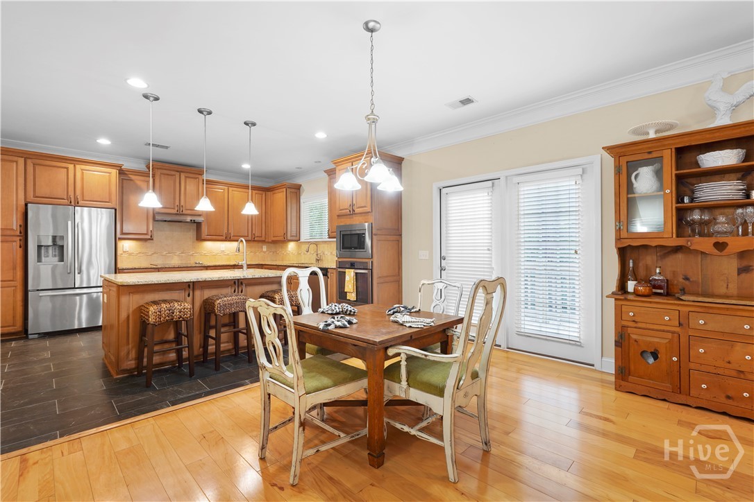 22 Dockside Drive Savannah, GA 31410 - Photo 4 of 35