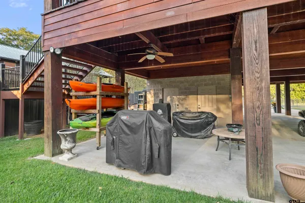 $839,900 | 742 Private Road 7219, Jefferson, TX 75657