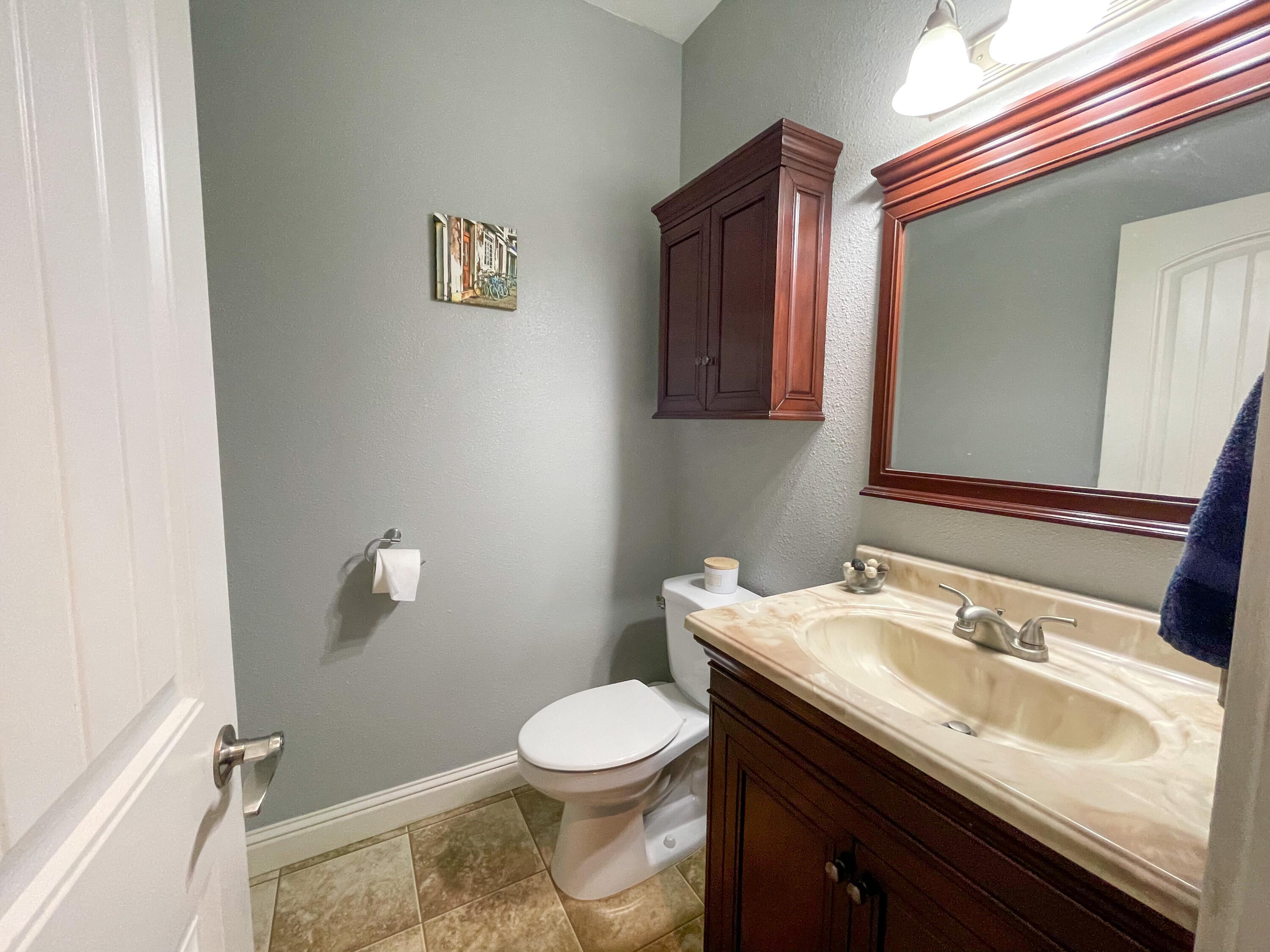 2164 Rabun Way Central Point, OR 97502 - Photo 13 of 16 half bath