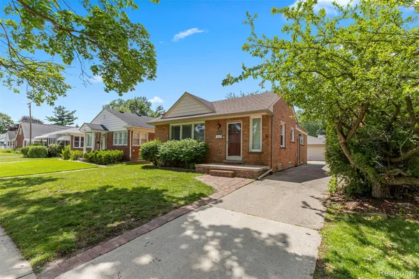 $299,700 | 2640 Byrd Street, Dearborn, MI 48124