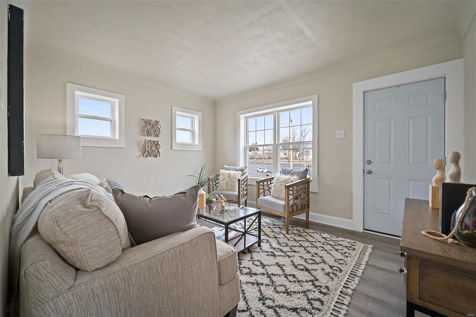 10544 Lackland Road St. Louis, MO 63114 - Photo 4 of 17 Gallery Image 4